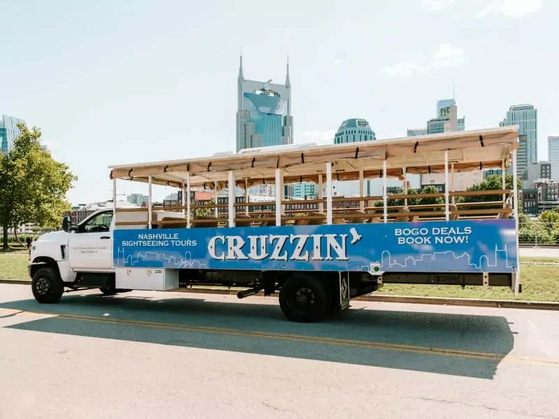 Guests on a sightseeing tour.